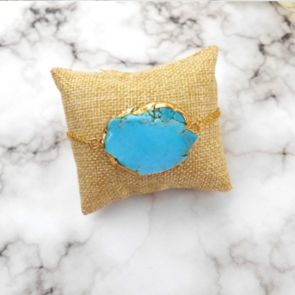 🆕️ Howlite Gold Bracelet - Picture 3 of 5